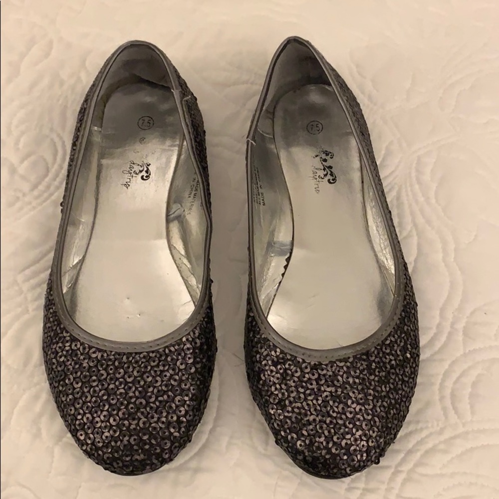 Day trip Silver charcoal flats